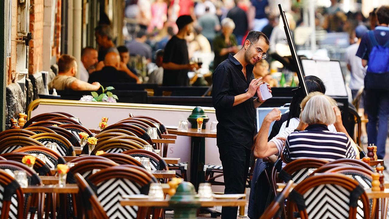 The report shows relatively flat year-on-year spending in the hospitality sector. Picture: NewsWire / Luis Enrique Ascui