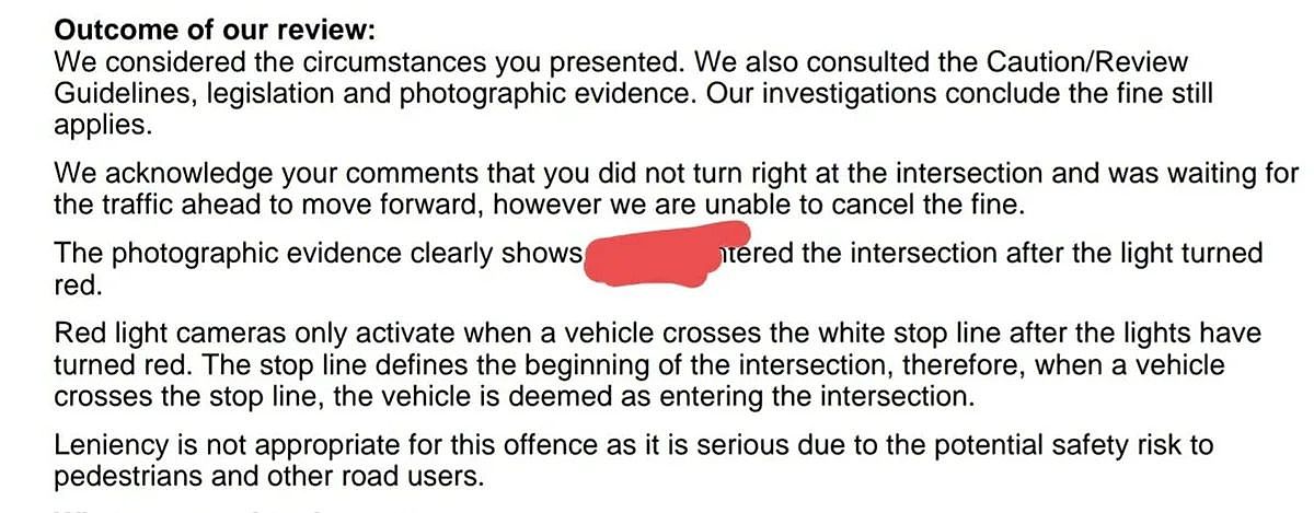 新南威尔士州税务局对司机请求审查红灯后进入路口的罚单的回应。