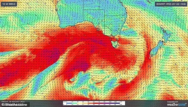 这张 Weatherzone 地图显示，周五晚上，风在澳大利亚南部的一个大型低压系统周围循环，形成一股强劲的西风