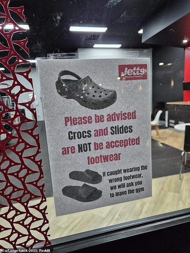 A gym has divided Aussies after notifying its patrons that Crocs and slides were banned