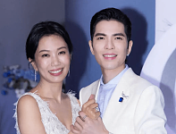 萧敬腾和51岁经纪人大婚！网友：终究是他高攀了……（组图）
