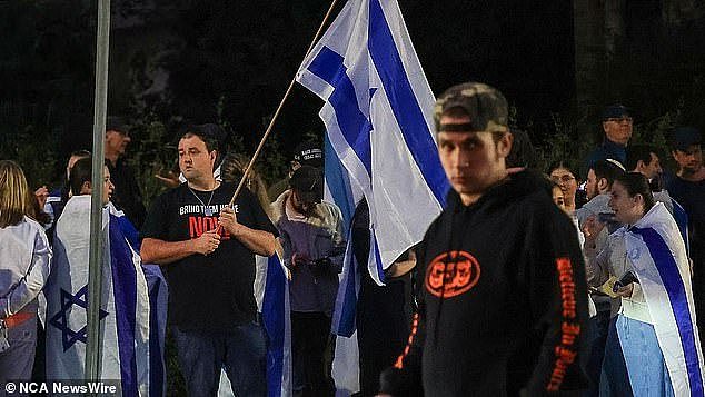 A large crowd of pro-Israel demonstrators rallied outside the Caulfield Hebrew Congregation in Melbourne on Monday night