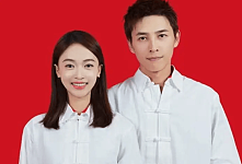 吴谨言新婚2个月挺孕肚与丈夫逛街，两人手牵手热聊好恩爱 （组图）