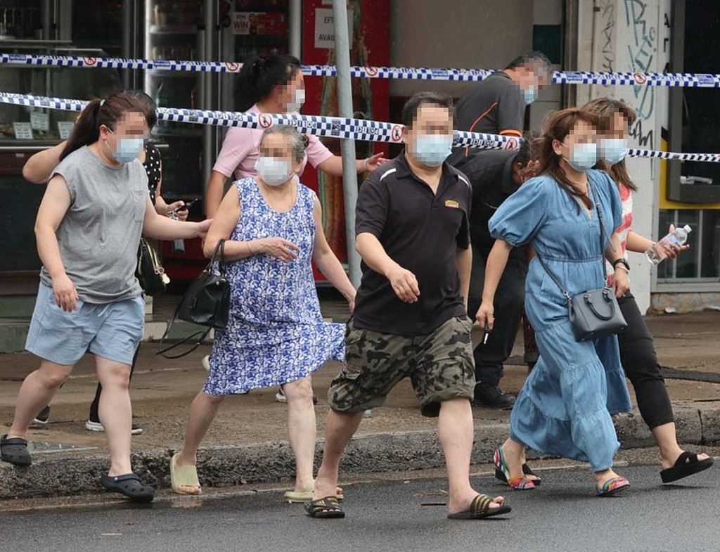 最新！悉尼华人夫妇惨遭杀害，歹徒作案手段震惊警方！死者家属相拥而泣（视频/组图） - 3