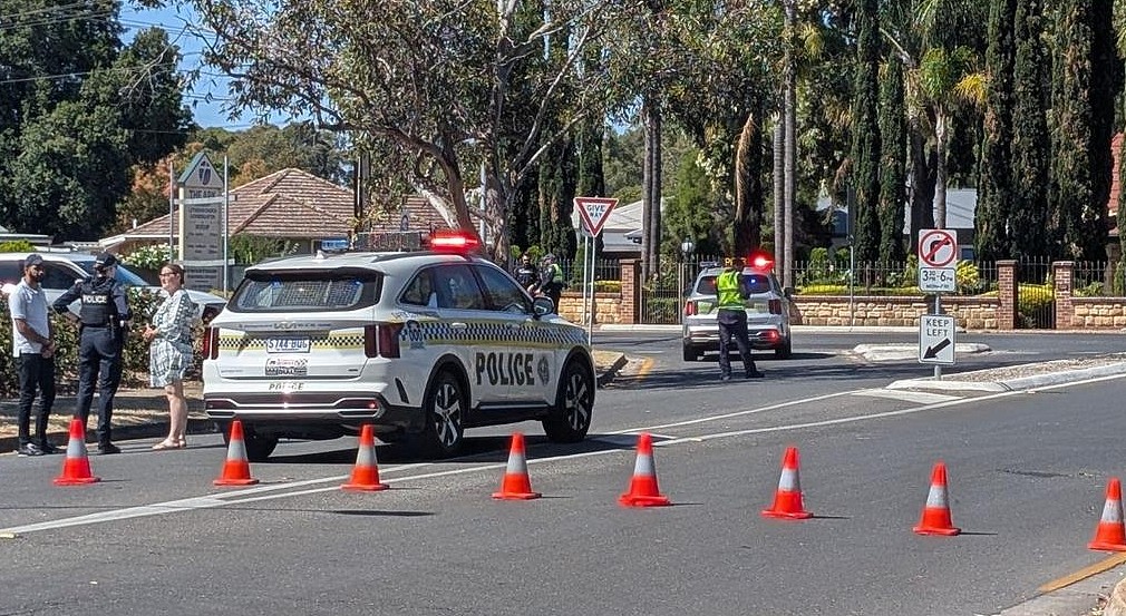 澳洲街头发生严重车祸！汽车撞上行人，事发路段改道（组图） - 3