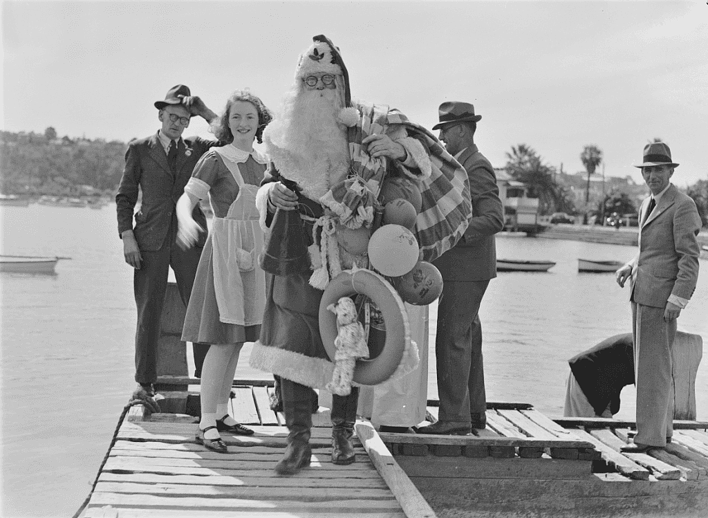 Perth Vintage Christmas, Santa, Goldilocks and 3 Bears, 1940