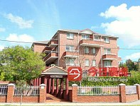 Strathfield  特大公寓  超大主卧 可住couple 有車位 3分钟步行至火车站