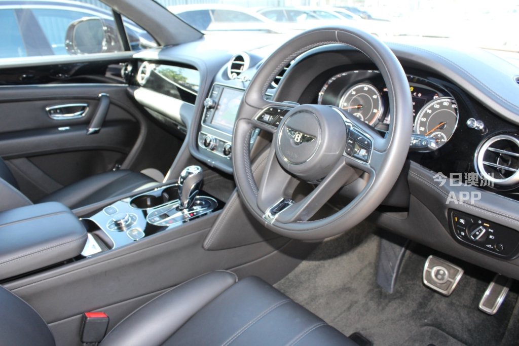 出售2017年宾利Bentayga V8顶级奢华SUV七座