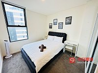 Wolli Creek 三房 两卫 包家具 电器 包水 整租 步行火车站9分钟 悉尼大学附近 领包入住