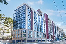  Hurstville 近新超大两房书房步行50米到火车站
