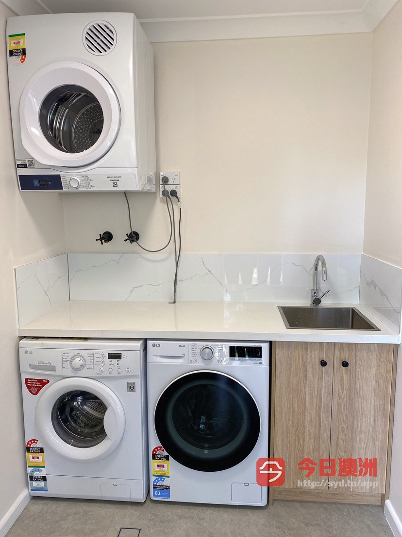 今日珀斯Hurstville HV近新装修House单间招一女生或小couple Hurstville HV近新装修House单间招一女生或小couple