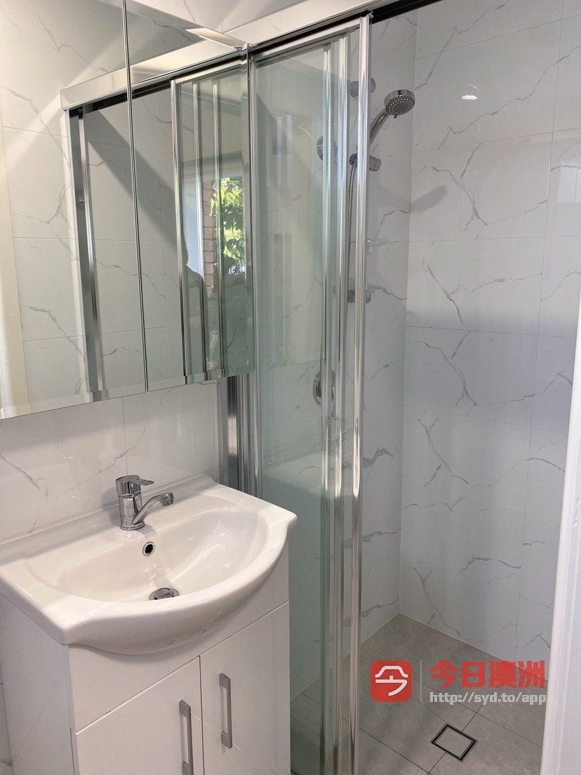 今日珀斯Hurstville HV近新装修House单间招一女生或小couple Hurstville HV近新装修House单间招一女生或小couple