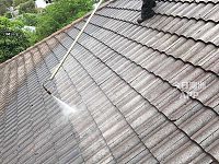  墨尔本专业屋顶清洁 屋顶漏水维护 瓦片缺失更换 水槽安装清理 防树叶网安装