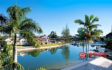 Broadbeach Waters 市区水景雅房招租