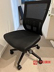 办公椅 黑色 网 可调节椅子高度和背部