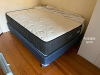搬家出售  九成新高质量床垫和床架