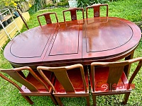 厚重大料中式红木餐桌椅