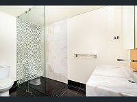 Perth City 1BEDROOM APT JUST BRING YOUR BAGWALK TO UNI  TRANS