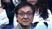 成龙现身澳网赛场，与一众网坛名将互动！网友直呼“传奇”（视频/组图）