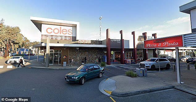 A man has died after Victoria Police were called to Lynbrook Shopping Centre in Melbourne's south-east after reports of a robbery on Friday afternoon