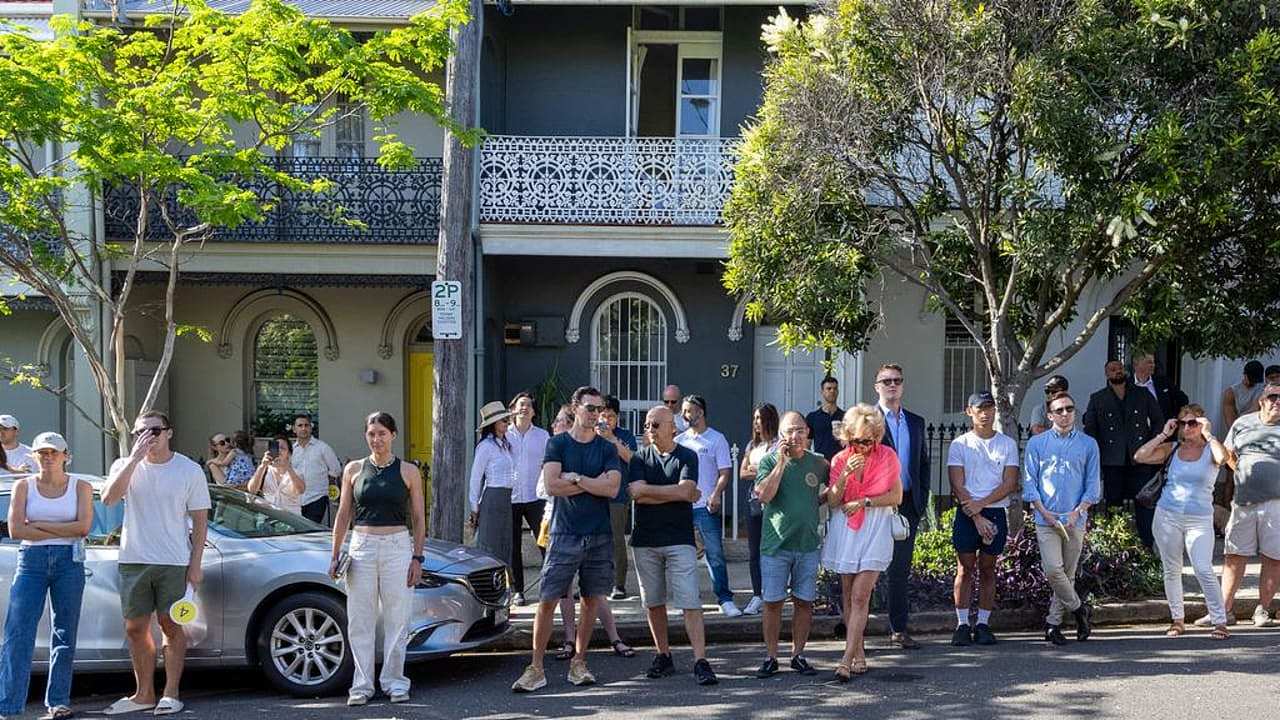 The Daily Telegraph Saturday 15 February 2025
Hot Auction - Woollahra 
Picture Thomas Lisson