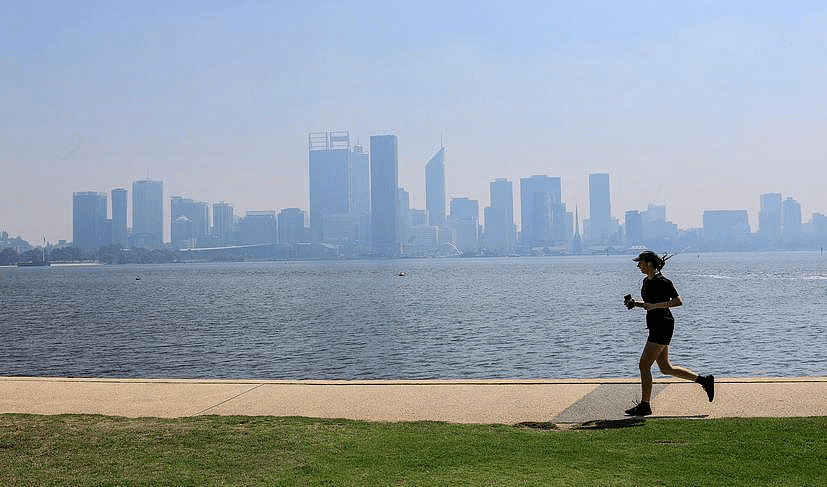 珀斯市区遭浓烟笼罩，原因曝光，恐引发健康问题（组图） - 4