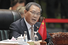 出口商哀号！中国总理李强认了“外贸严峻”（组图）