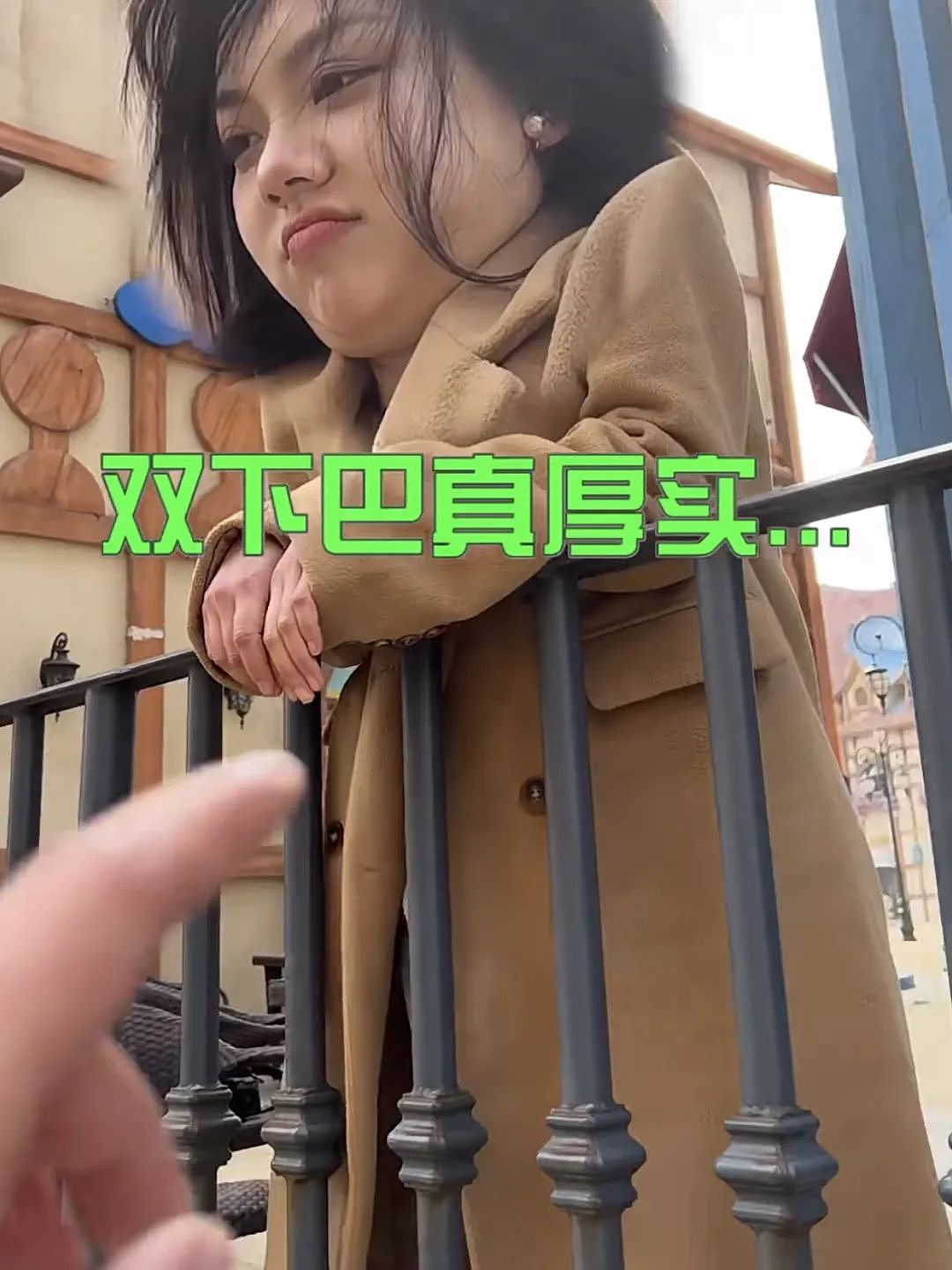 男友拍照“求生指南”，90后美女现身指导，获赞超8600W：找对角度，堪比整容（组图） - 16