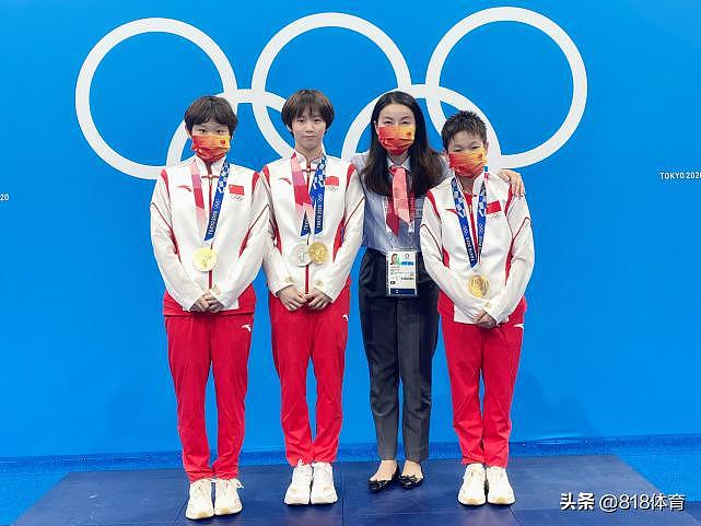 三代跳水女皇同框！全红婵坐郭晶晶怀中享受宠溺，陈若琳大笑着拍照（组图） - 7