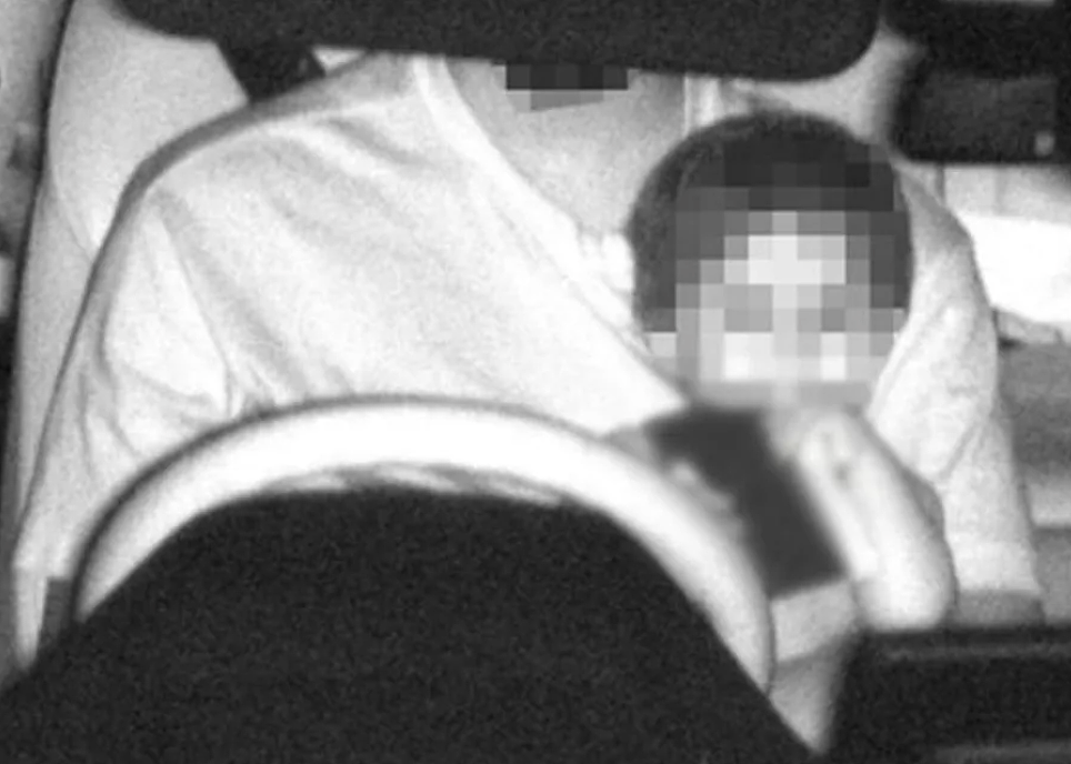 惊呆!西澳摄像头拍到6万司机违规,还有人在车上办公?(组图) - 2