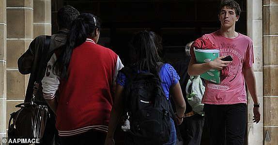 澳洲知名高校披露震惊数据！近半数留学生入境澳洲后，放弃学业留澳打工（组图） - 2