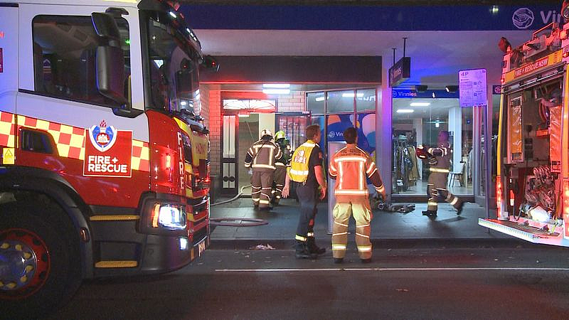悉尼市中心公寓突发火灾！4人送医，大批住户紧急疏散（组图） - 3