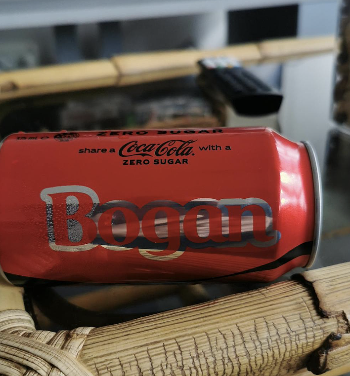 可口可乐再掀澳洲俚语风波:“Bogan”出现在可乐罐上引发争议(组图) - 3