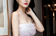 做头发辣妈为推女儿上位，在酒局上被大佬揩油调戏（组图）