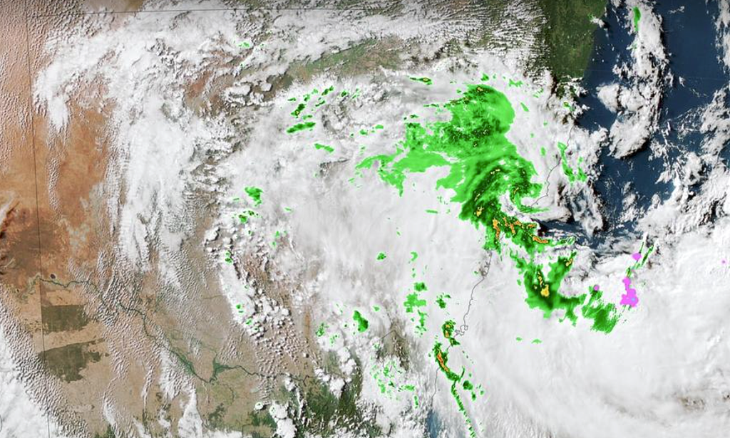 巨浪持续侵袭新州海岸，悉尼迎多日降雨（组图） - 2