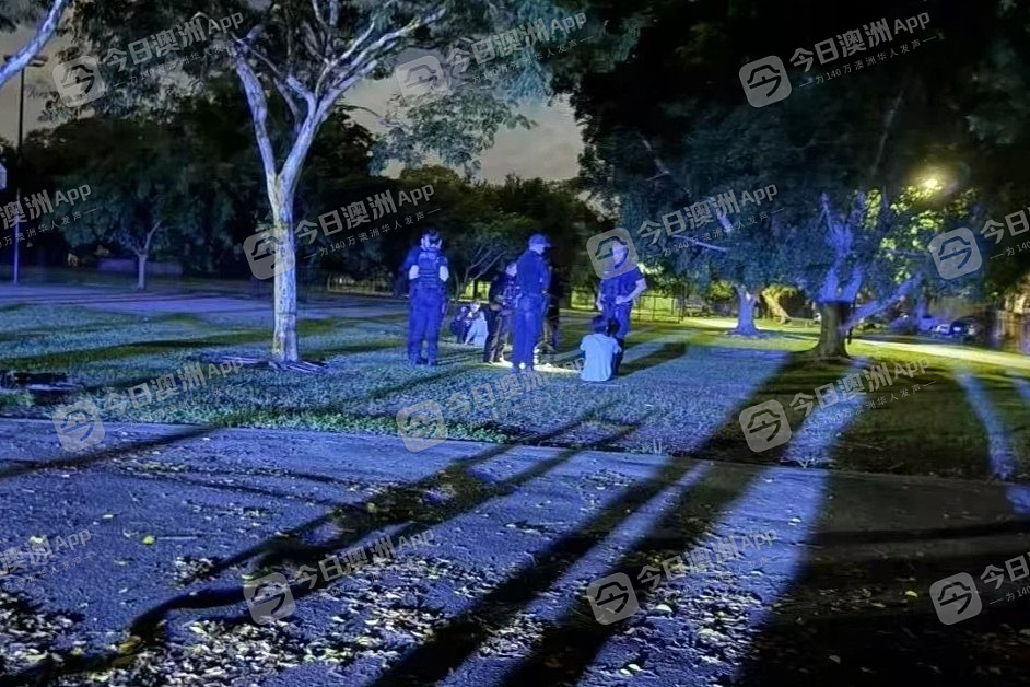 “动就杀了你！”澳洲中国留学生约会遭伏击，徒手夺刀逃过一劫！华女或为“诱饵”，蒙面双匪夺路而逃（组图） - 2