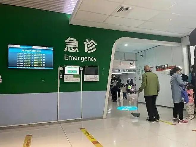 天津医院多名医护被患者砍杀!著名骨科医生骆巍不治身亡,抓捕现场视频曝光(视频/组图) - 6