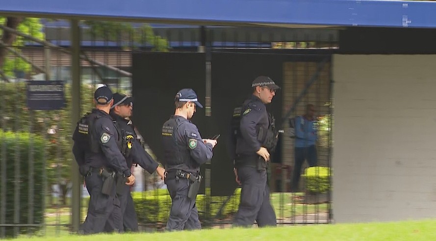 悉尼OC考试陷入混乱！防暴警察出动，部分学生下周重考（组图） - 3