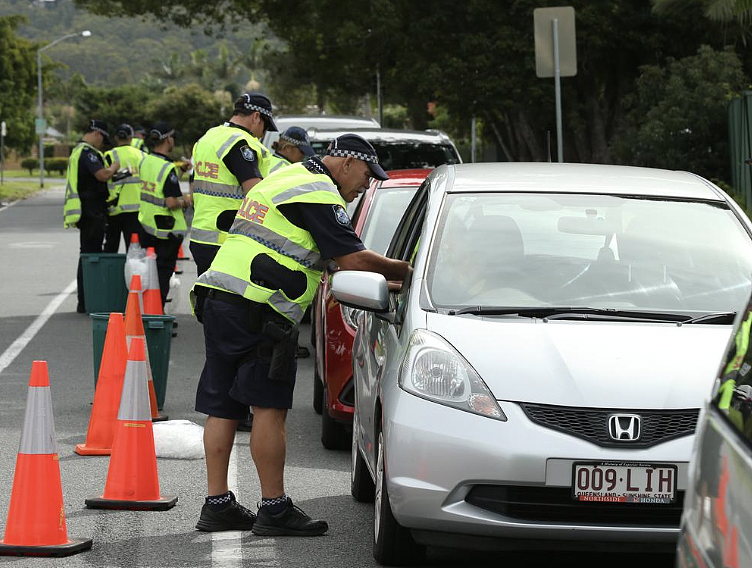 2025年新州道路死亡人数飙升，警方大规模打击酒驾毒驾（组图） - 2