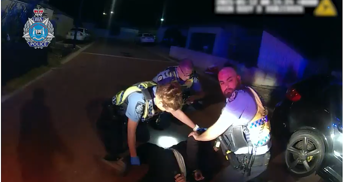 珀斯男深夜驾车携枪支、毒品，袭击警察，当场被逮！（组图） - 3