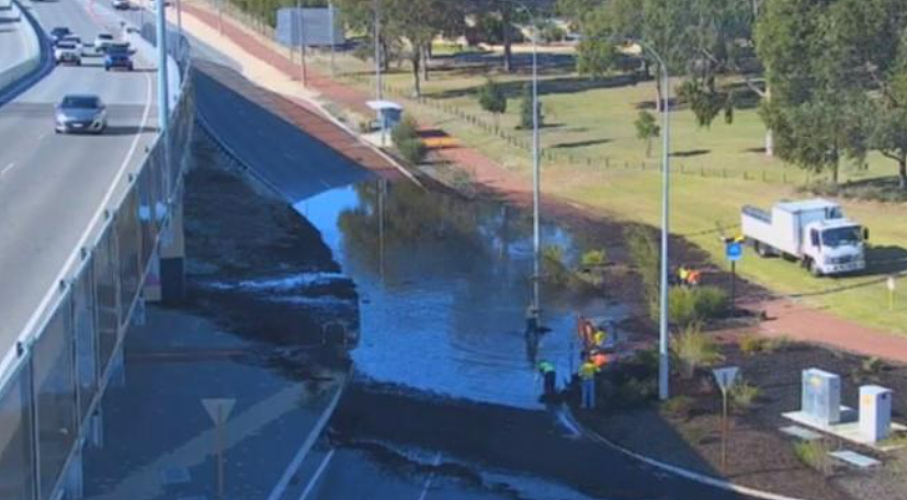 珀斯道路水管爆裂，部分路段关闭，司机注意绕行！（图） - 2