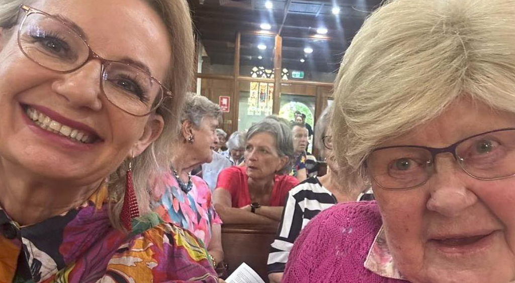 自由党首位女党魁突失至亲，母亲临终前见证时刻（组图） - 1