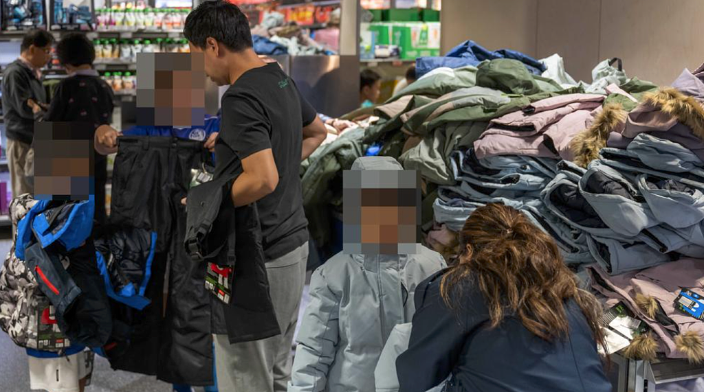 Aldi开启滑雪季特卖，华人区门店被挤爆！大量民众涌入抢购（组图） - 4