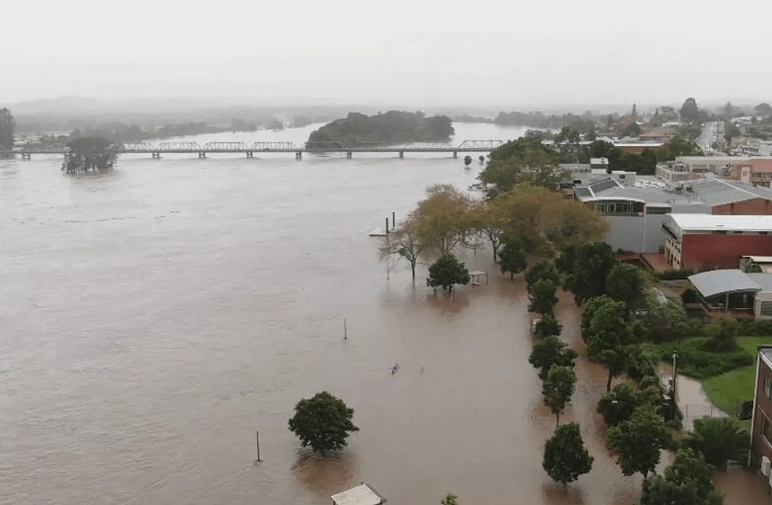 强降雨席卷新州,多地被洪水淹没!数万人急需救援,居民被困家中(组图) - 4