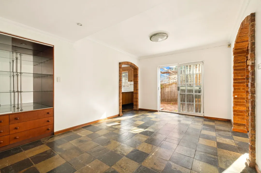 Burwood中心区大屋,豪华双砖,指导价180万 - 3