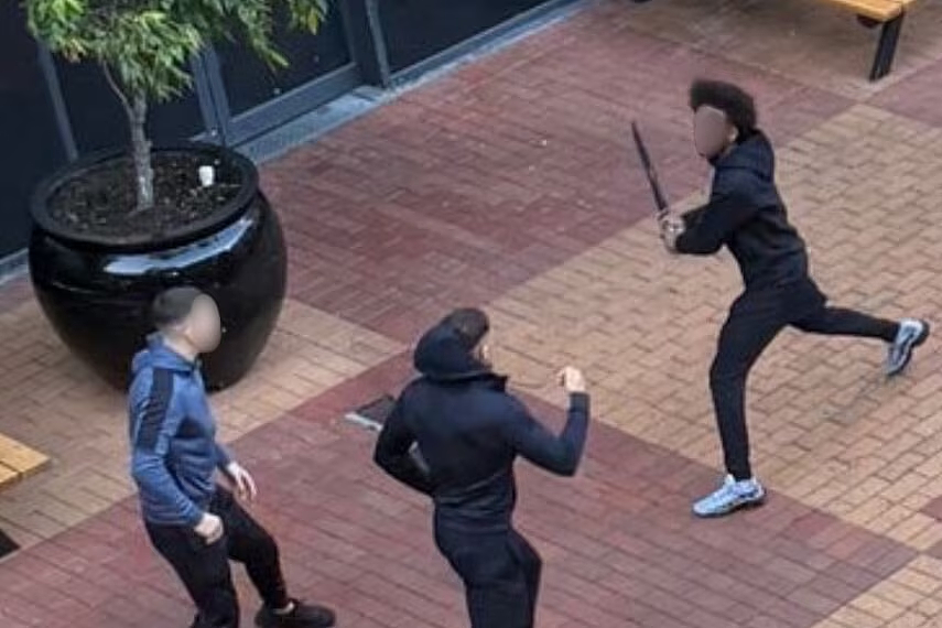 购物中心发生持刀砍人,维州政府回应!宣布最严“禁刀令”,本周三起生效(组图) - 2