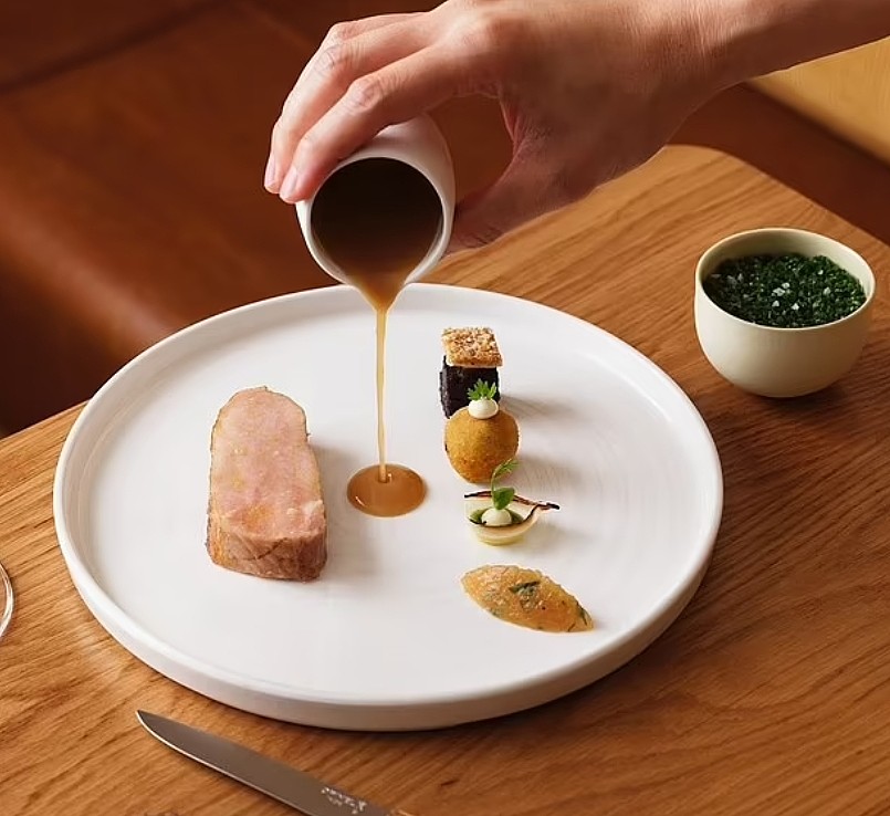 悉尼又一家餐厅宣布停业!菜品更像艺术,曾靠两道菜“出圈”(组图) - 4