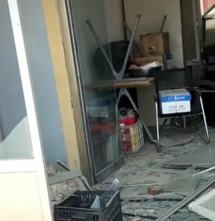5死6失联19伤！山东化工厂爆炸，黄色浓烟直冲百米高空，周边商铺门窗被震碎，国务院安委会挂牌督办 （视频/组图） - 2