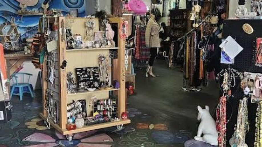 南澳商店两次火灾损失惨重,疑遭蓄意纵火,警方介入调查(组图) - 2