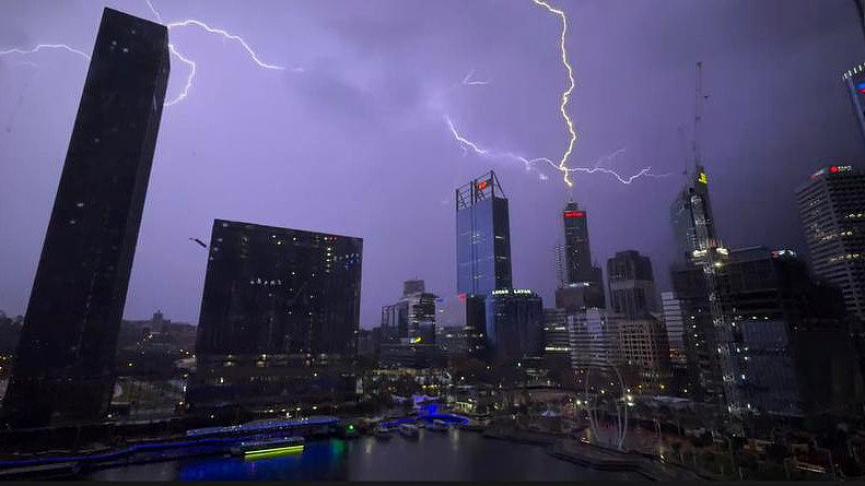 珀斯长周末迎来雷暴，交警加强执法，双倍扣分开启（图） - 2